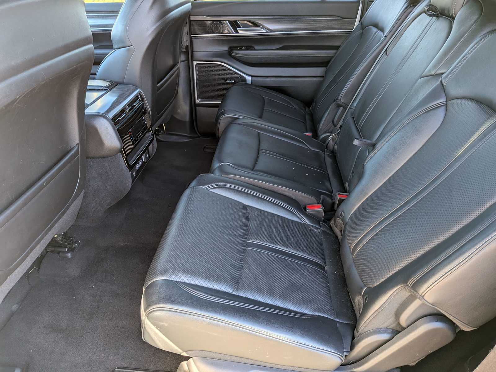 Thumbnail: 2023 Jeep Wagoneer - 18