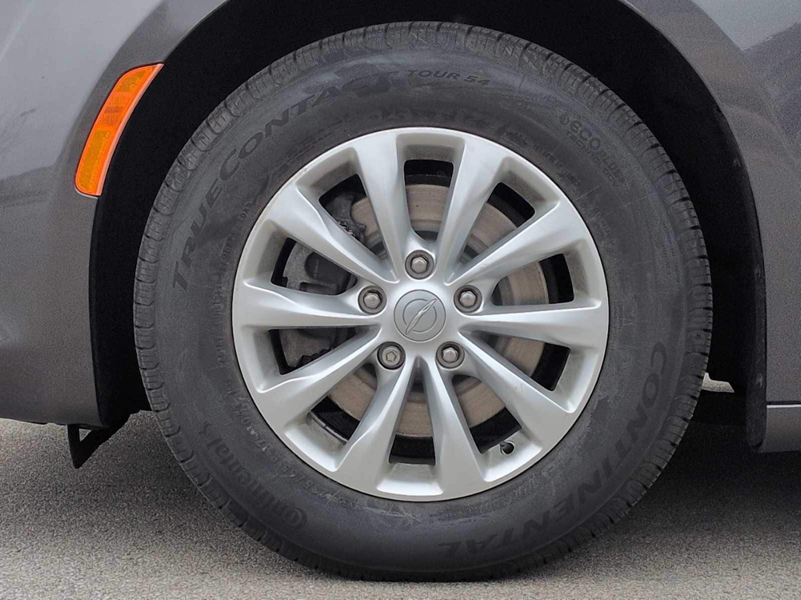 Thumbnail: 2018 Chrysler Pacifica - 12