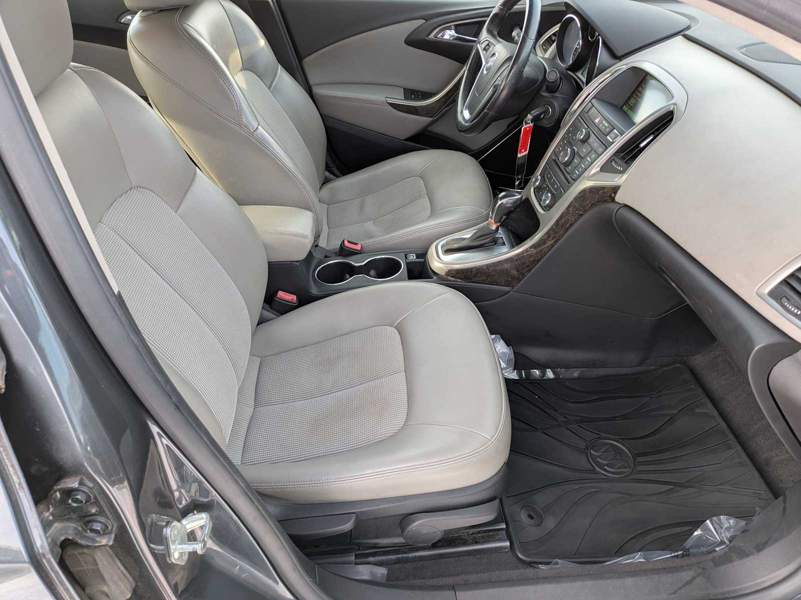 Thumbnail: 2012 Buick Verano - 19