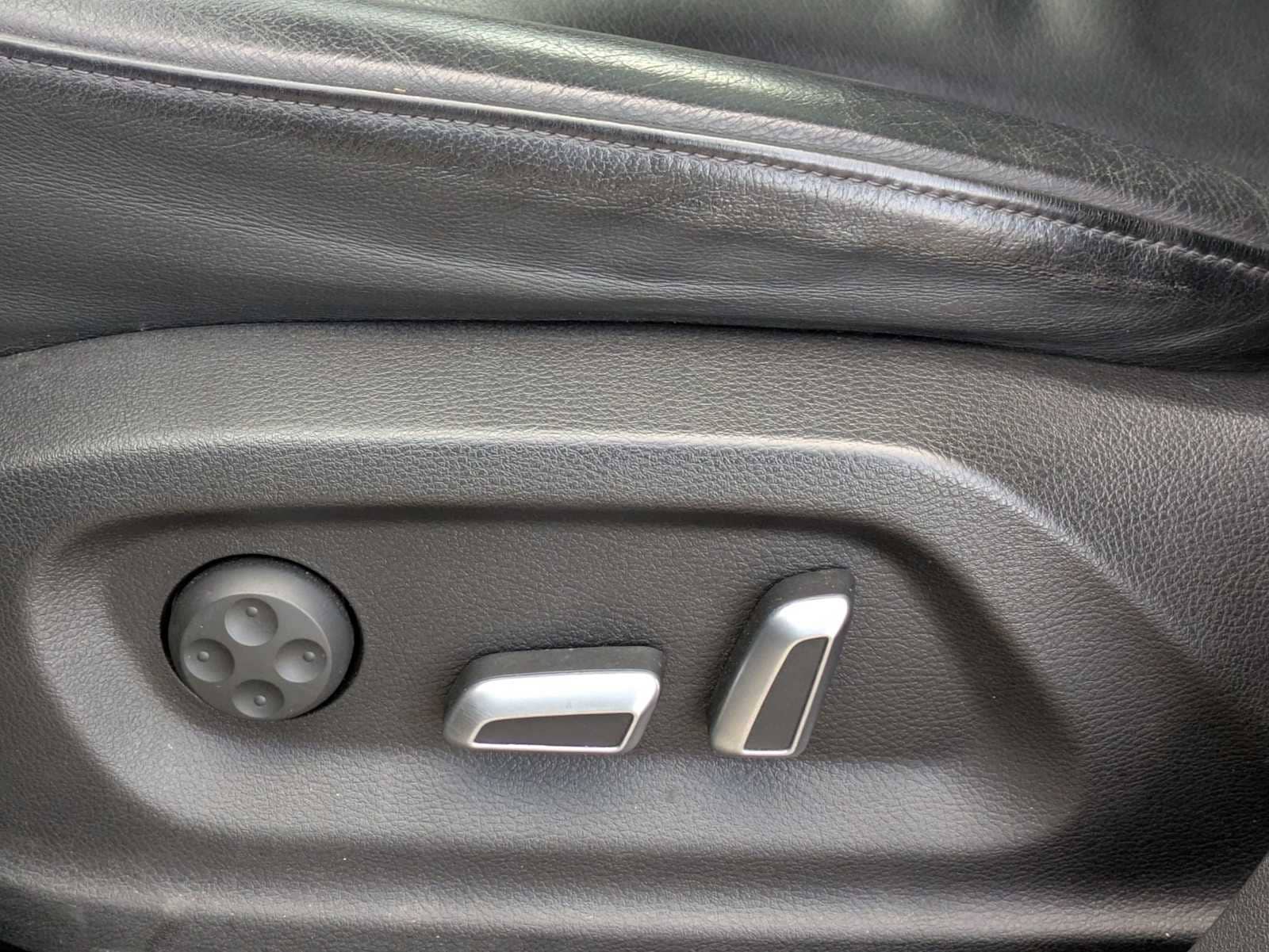 Thumbnail: 2016 Audi Q3 - 16