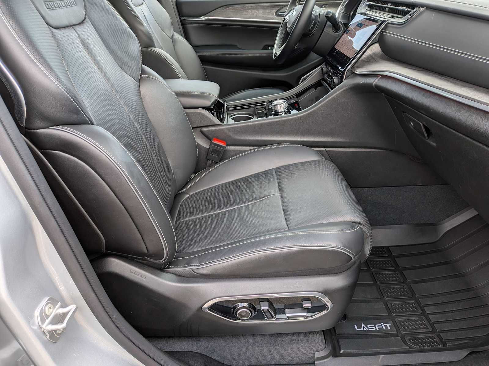 Thumbnail: 2023 Jeep Grand Cherokee - 20