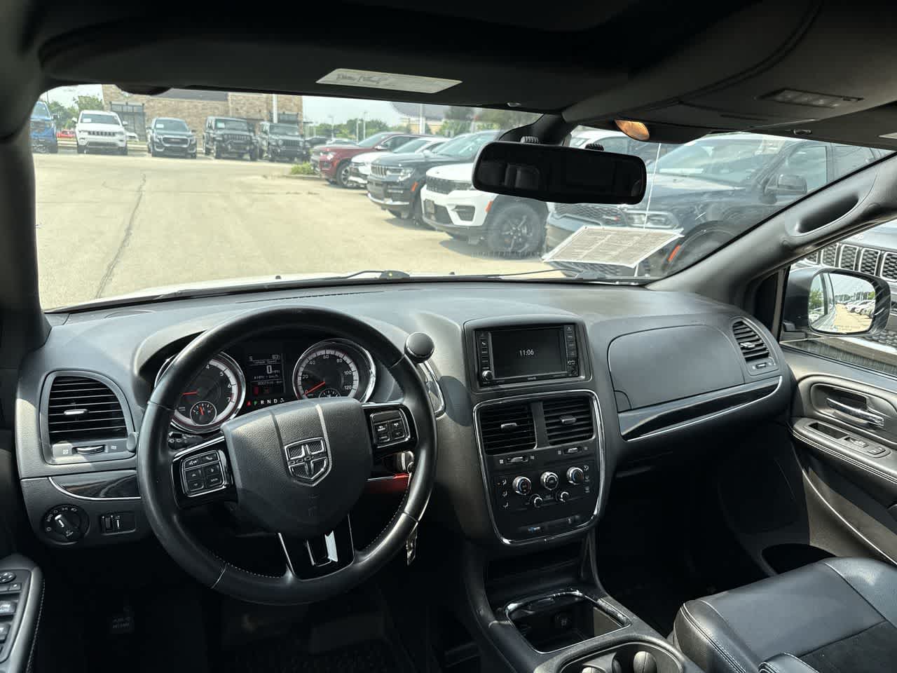 Thumbnail: 2019 Dodge Grand Caravan - 15