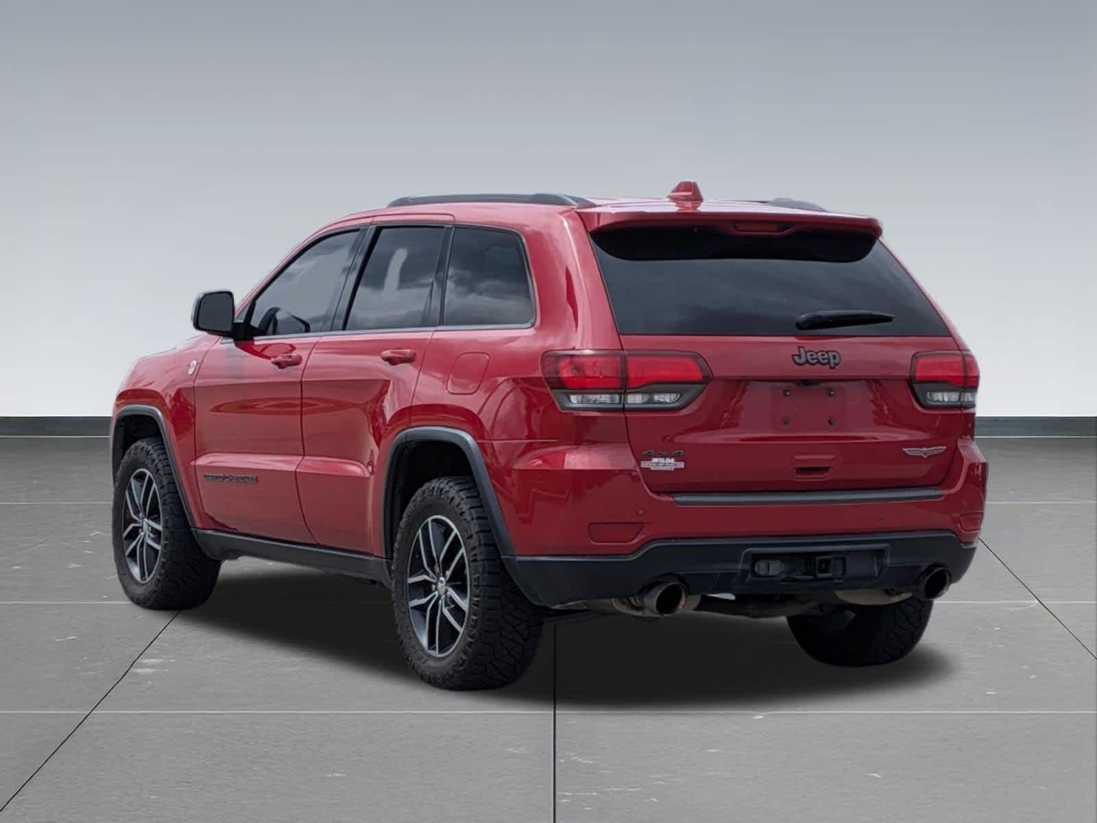 Thumbnail: 2017 Jeep Grand Cherokee - 4