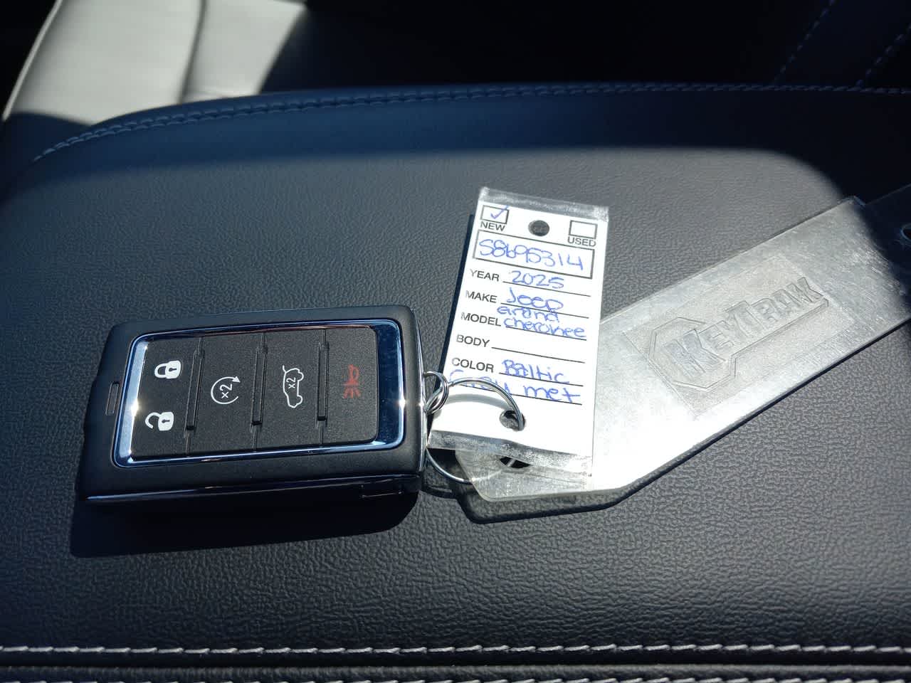 Thumbnail: 2025 Jeep Grand Cherokee L - 37