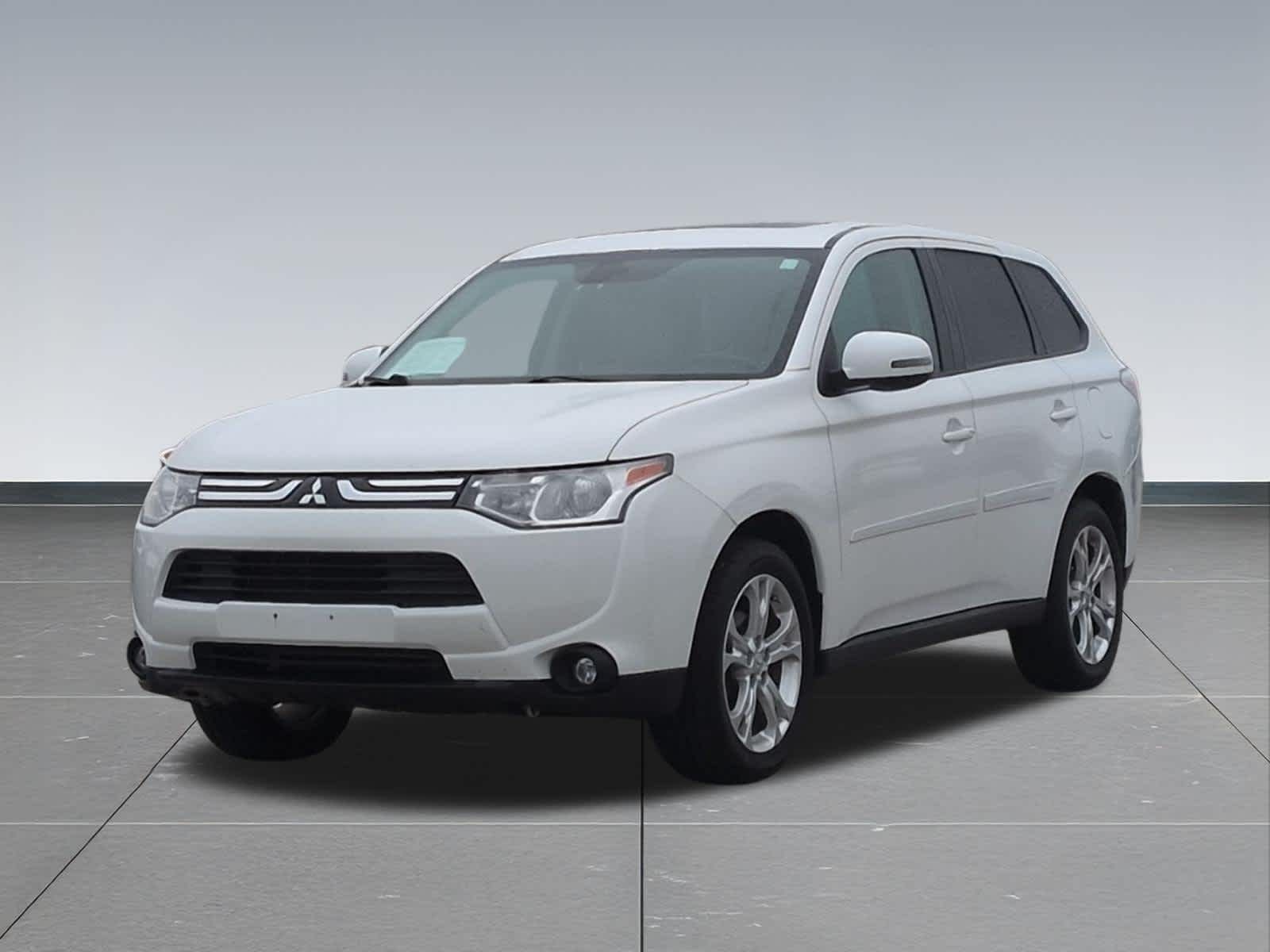 Thumbnail: 2014 Mitsubishi Outlander - 10