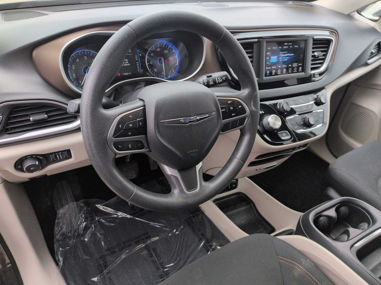 Thumbnail: 2018 Chrysler Pacifica - 2