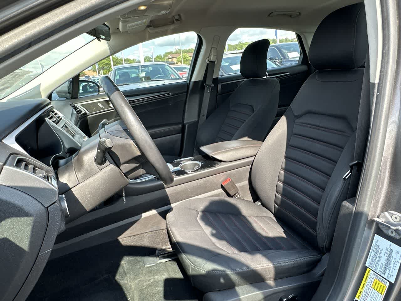 Thumbnail: 2013 Ford Fusion - 14