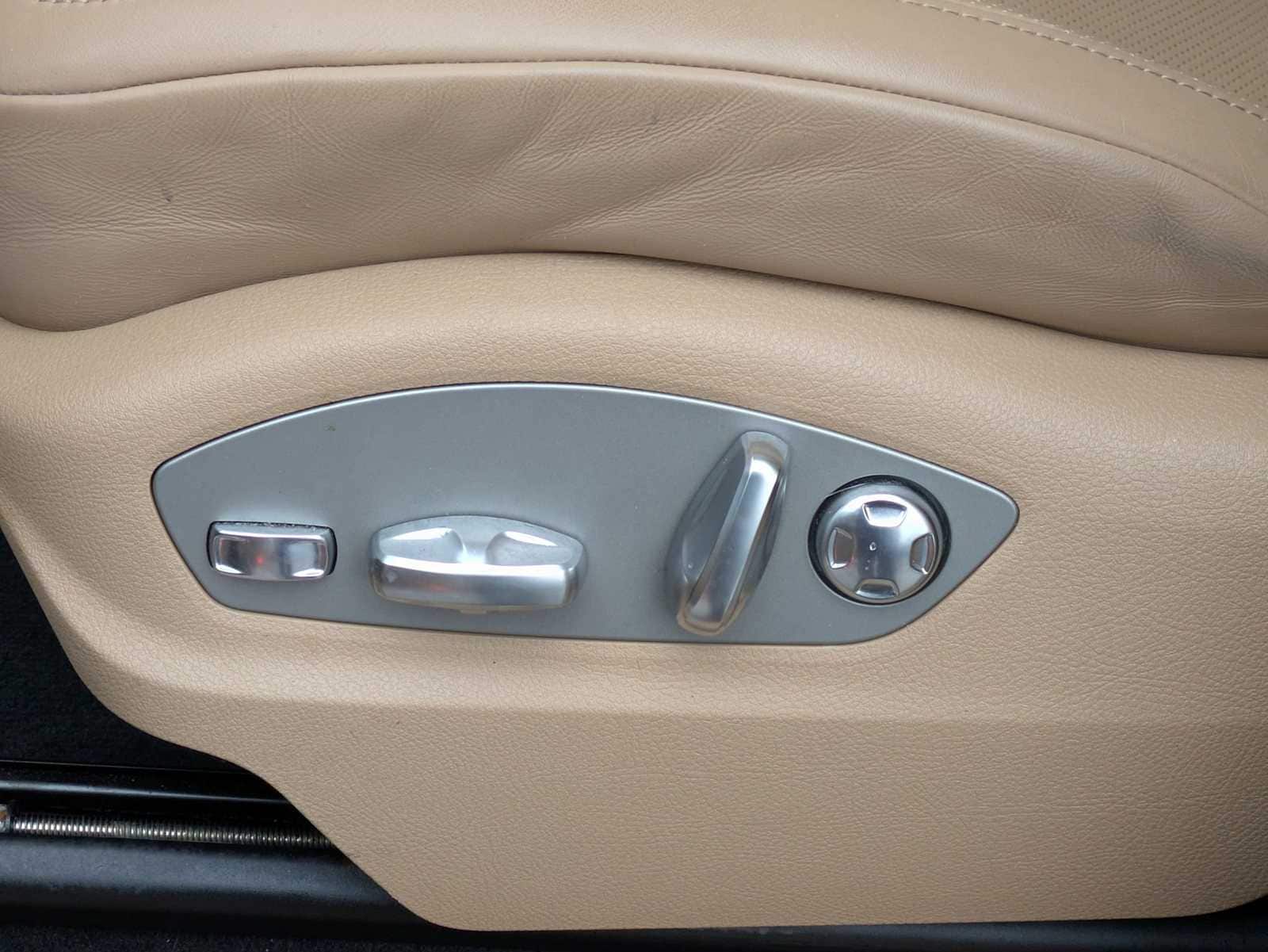 Thumbnail: 2021 Porsche Macan - 12