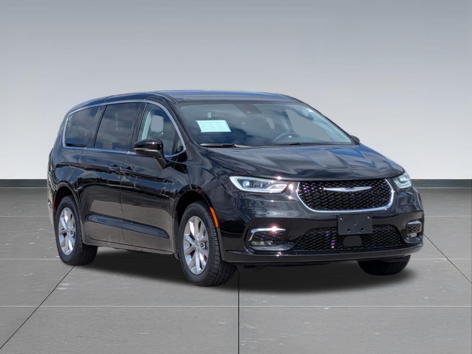Thumbnail: 2023 Chrysler Pacifica - 8