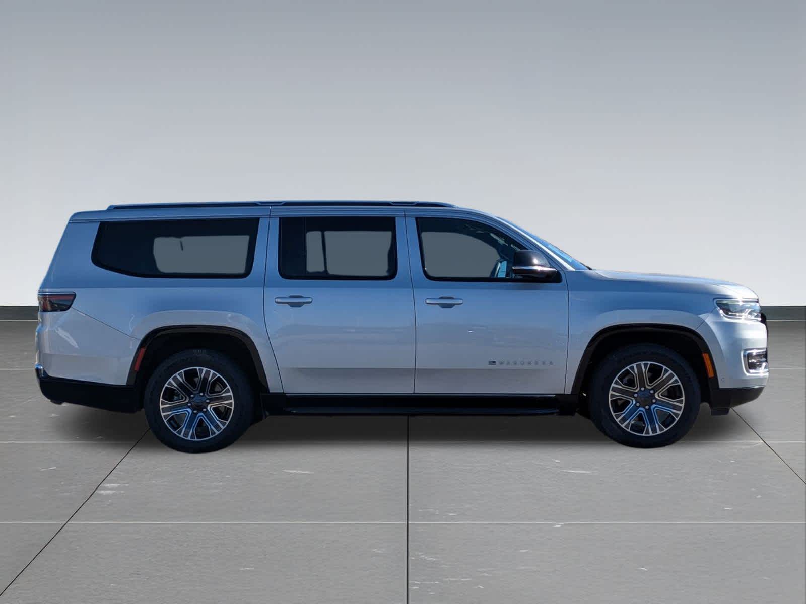 Thumbnail: 2023 Jeep Wagoneer - 7