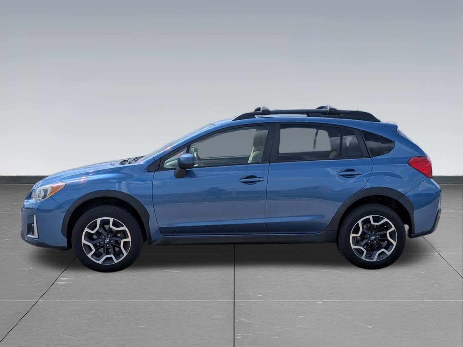 Thumbnail: 2016 Subaru Crosstrek - 3