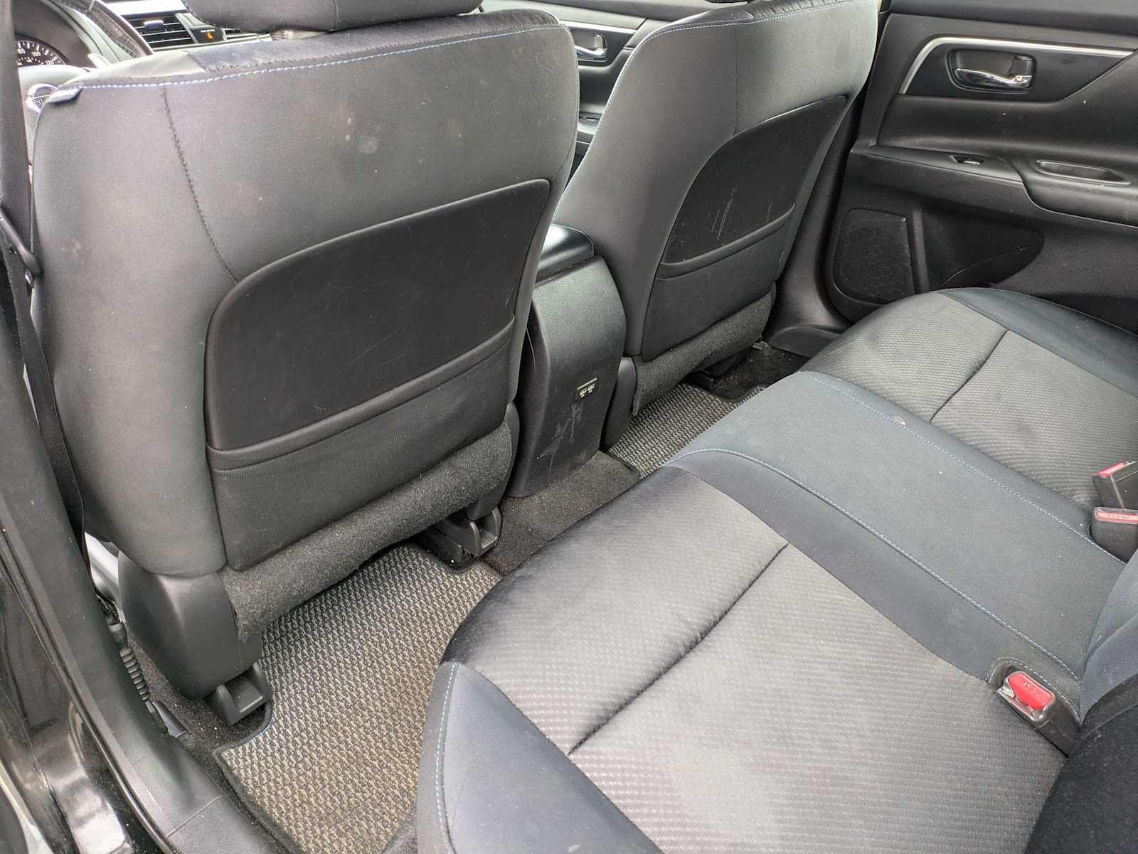 Thumbnail: 2018 Nissan Altima - 17