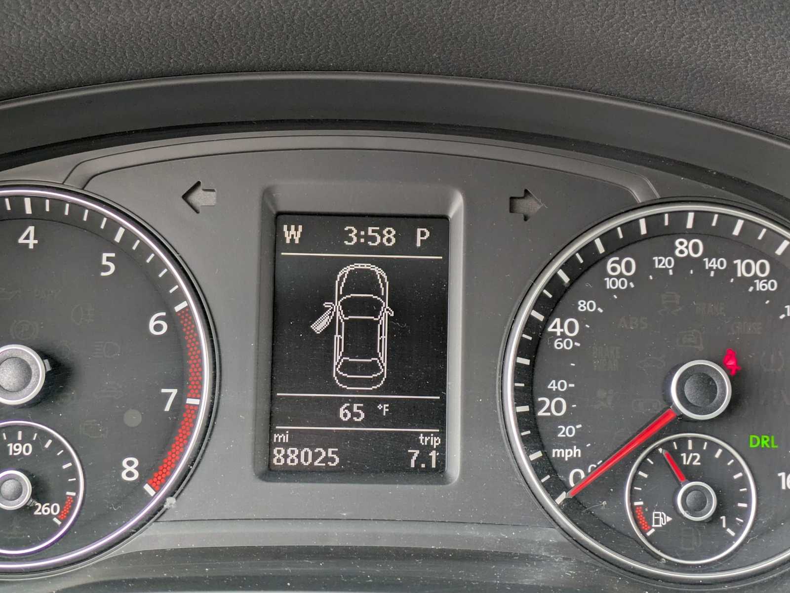 Thumbnail: 2014 Volkswagen Passat - 29