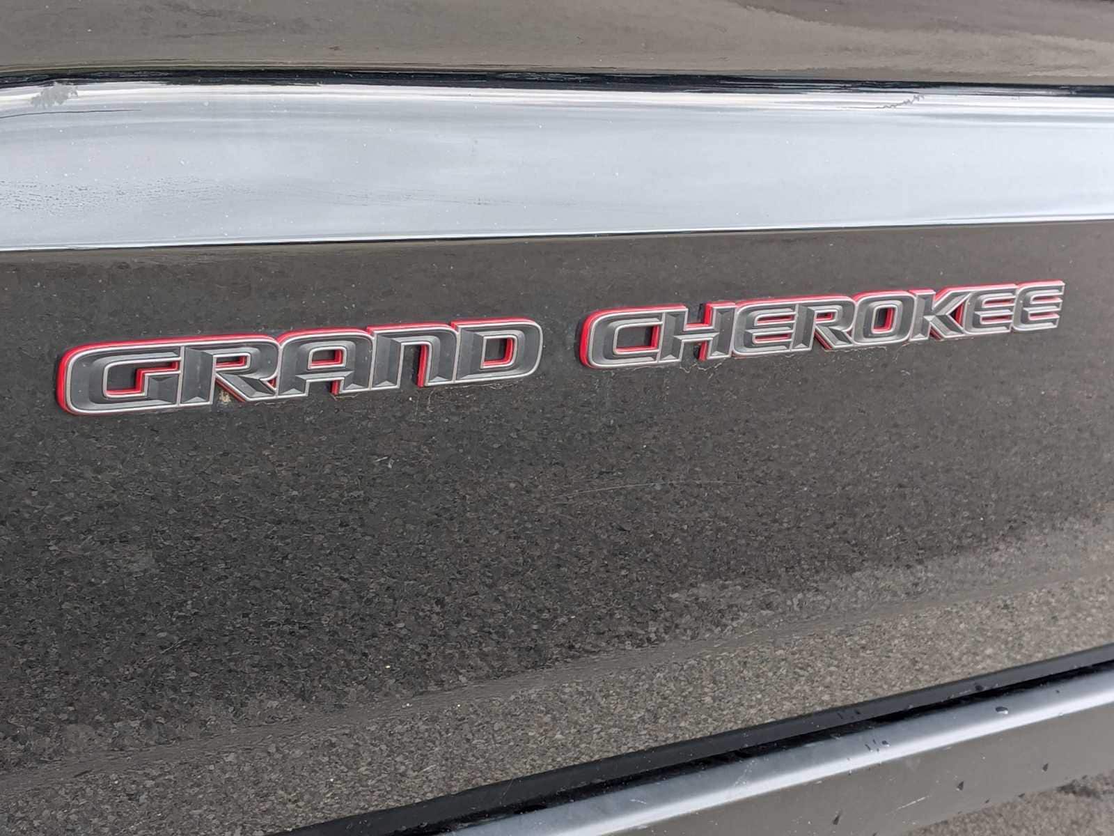 Thumbnail: 2018 Jeep Grand Cherokee - 11