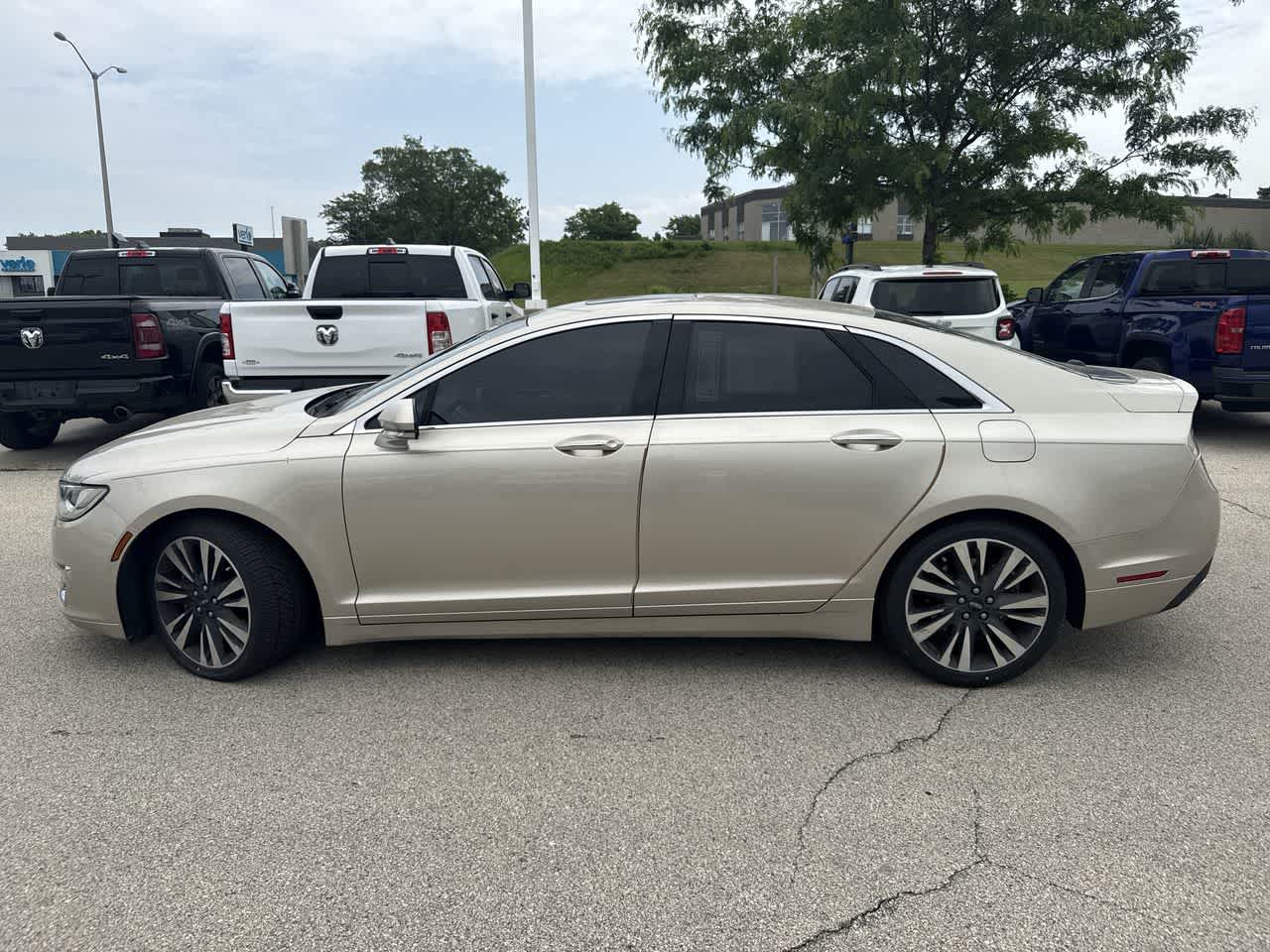 Thumbnail: 2017 Lincoln MKZ - 3