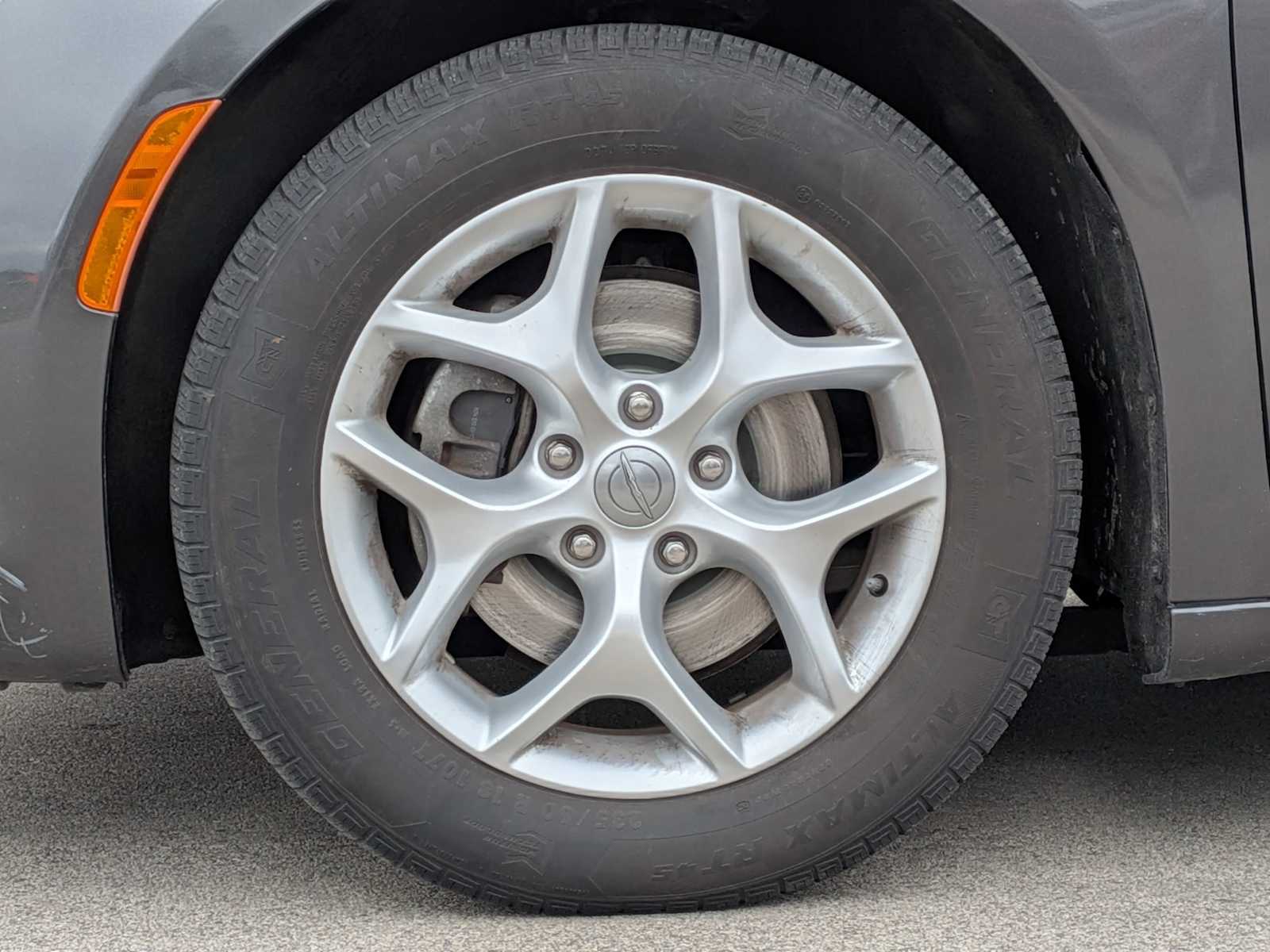 Thumbnail: 2018 Chrysler Pacifica - 14