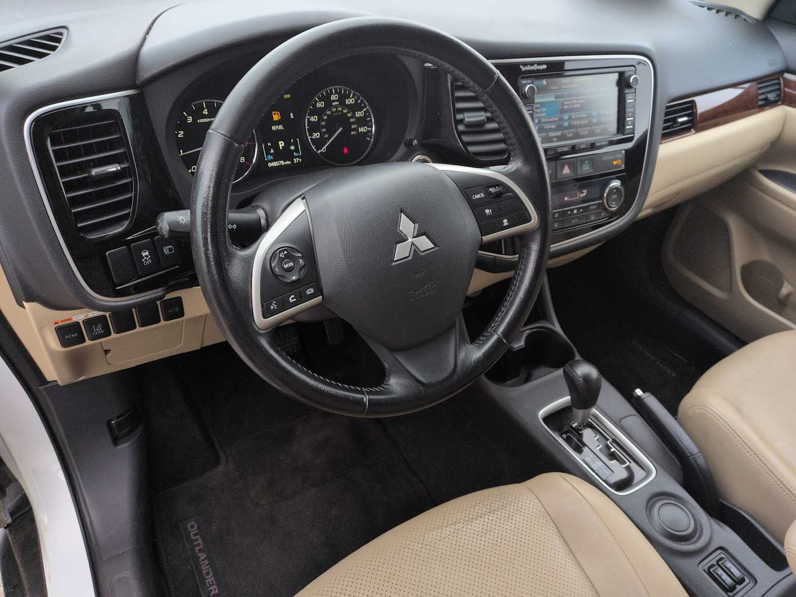 Thumbnail: 2014 Mitsubishi Outlander - 2
