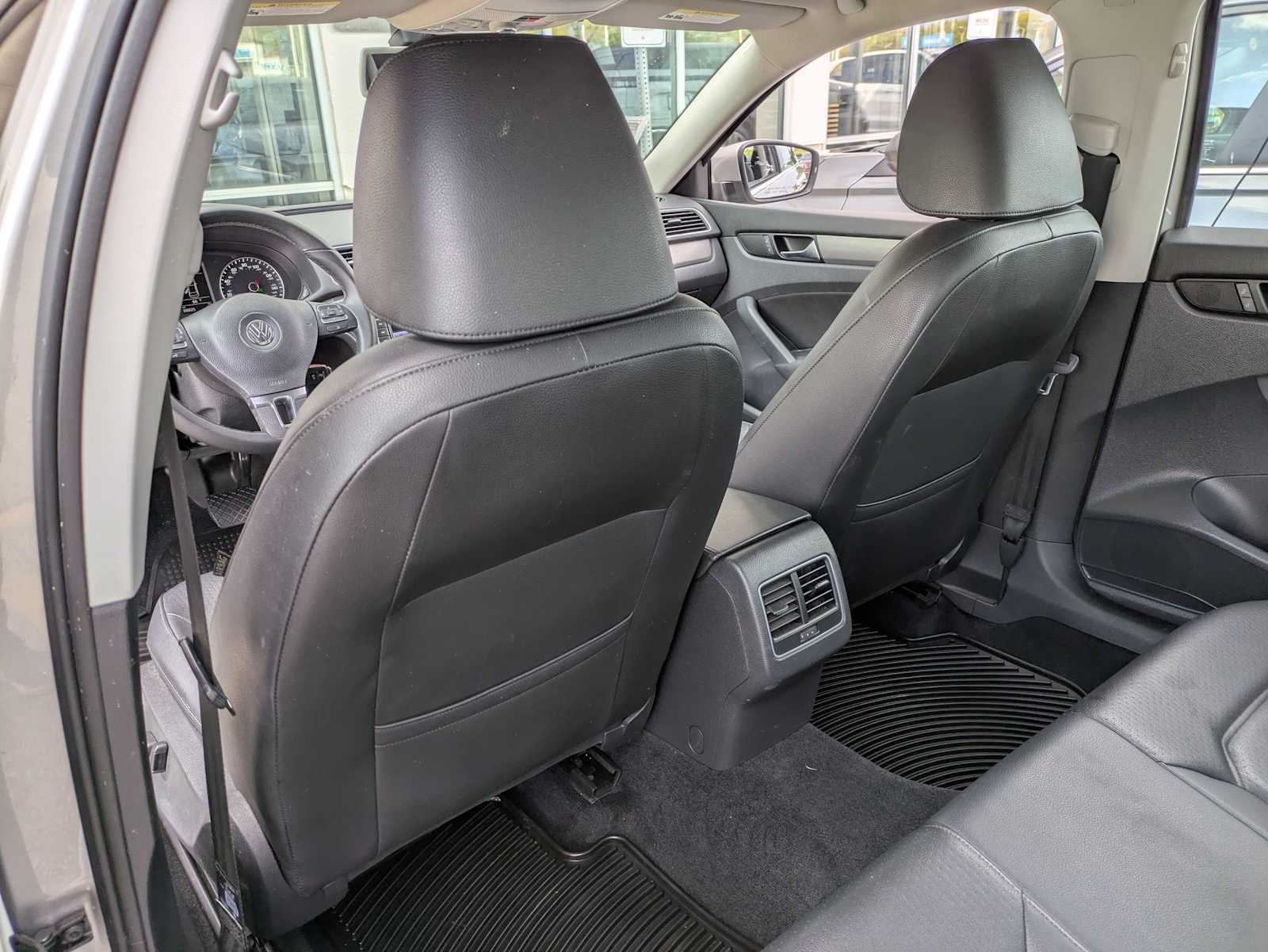 Thumbnail: 2014 Volkswagen Passat - 15