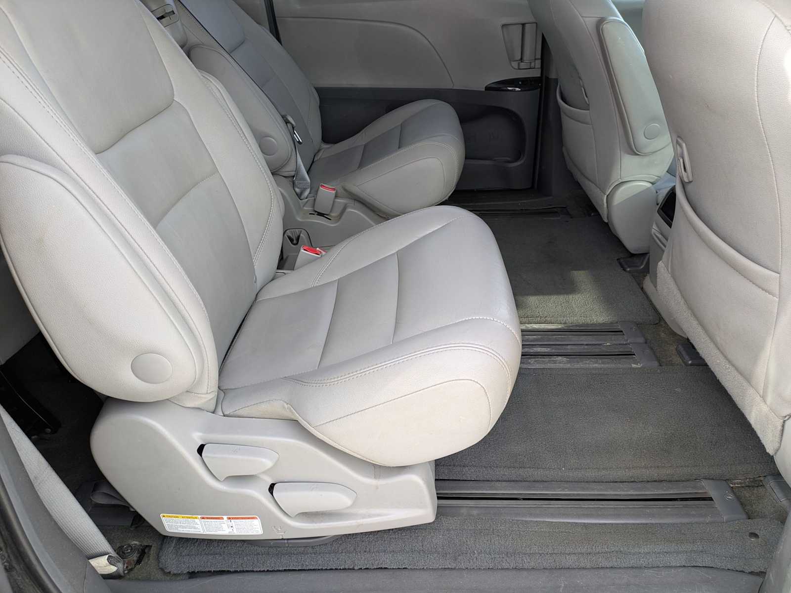 Thumbnail: 2015 Toyota Sienna - 20