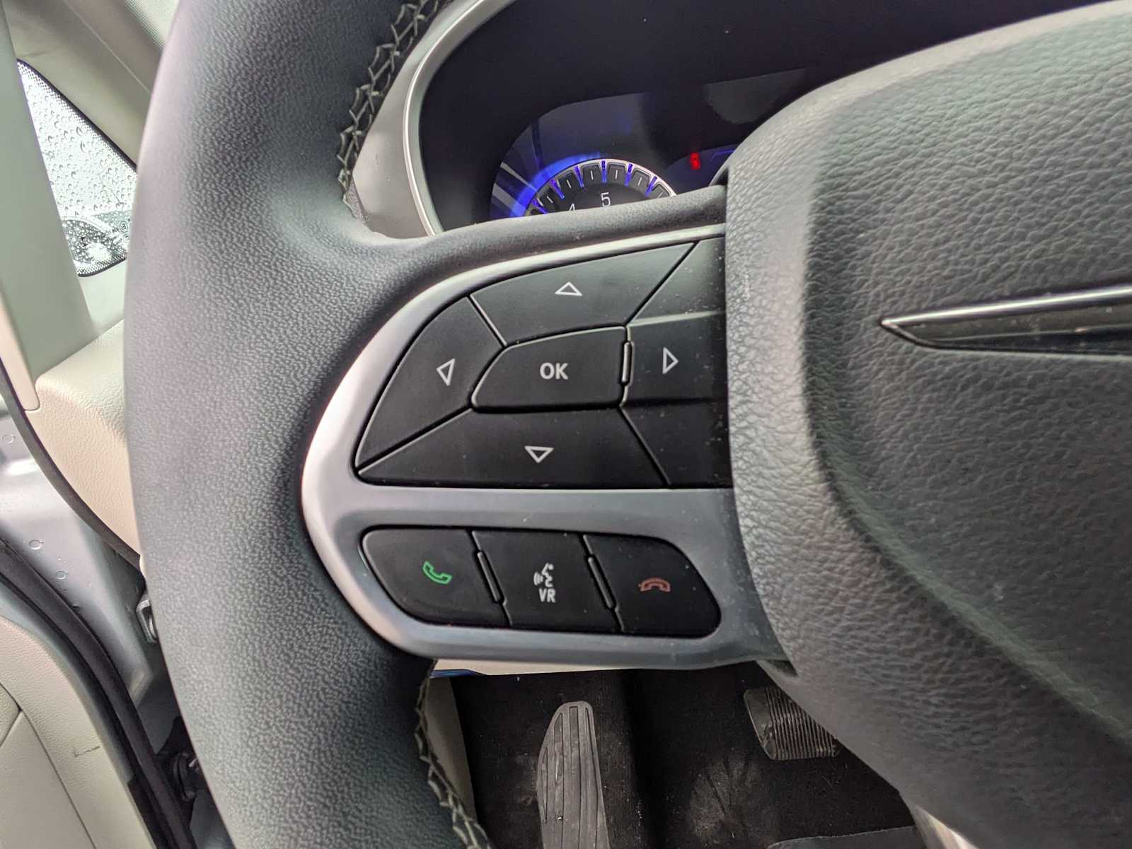 Thumbnail: 2023 Chrysler Pacifica - 22