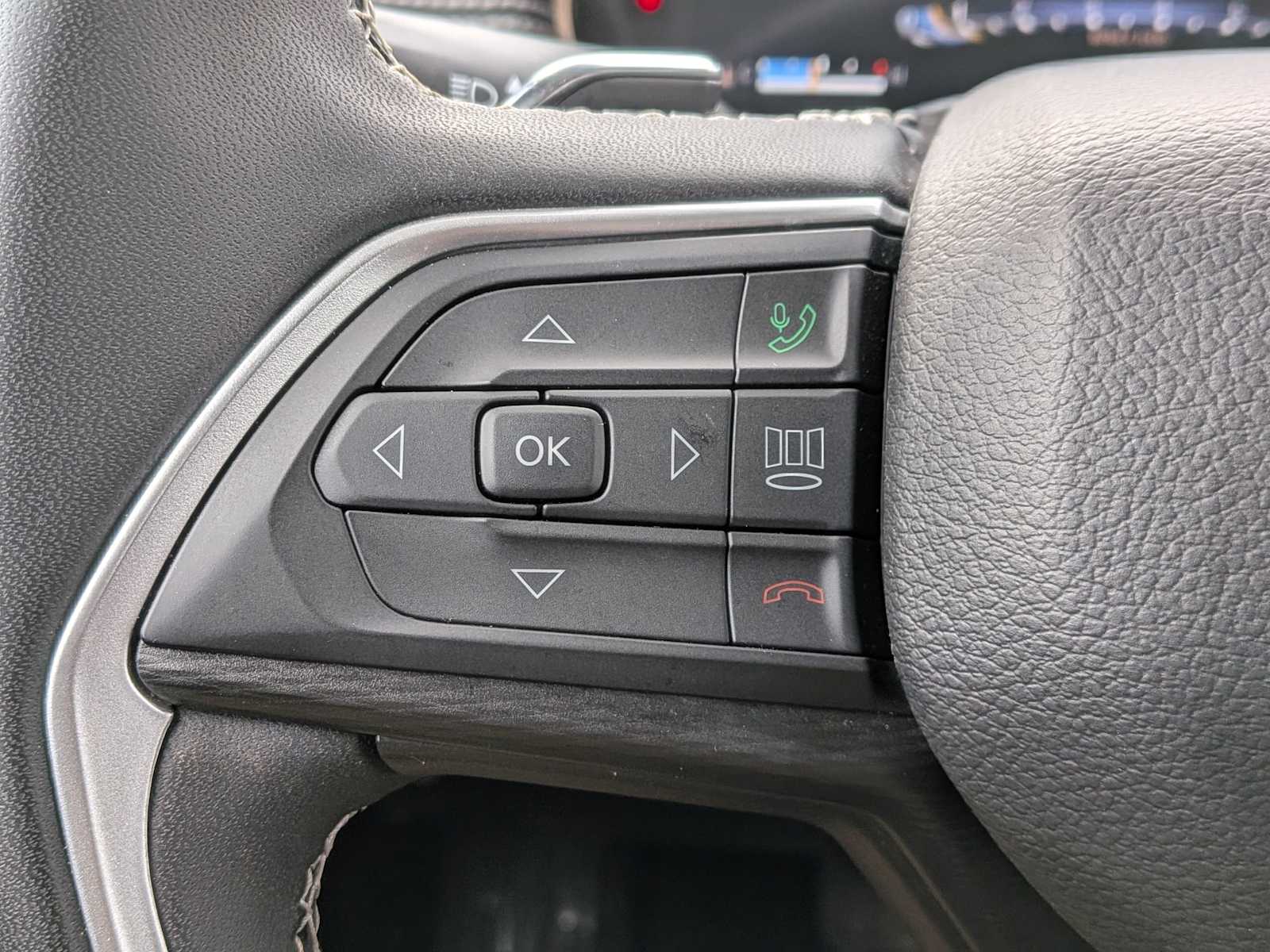 Thumbnail: 2023 Jeep Grand Cherokee - 23