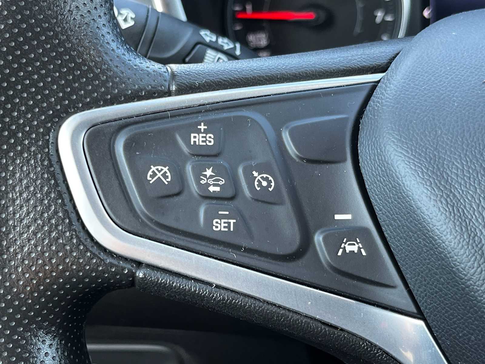 Thumbnail: 2023 Chevrolet Equinox - 22