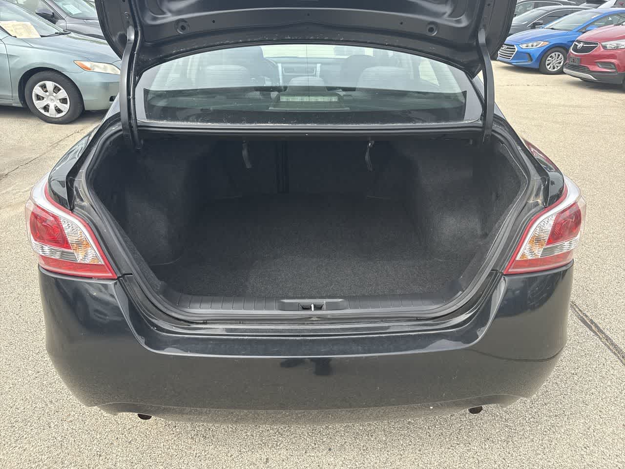Thumbnail: 2013 Nissan Altima - 13