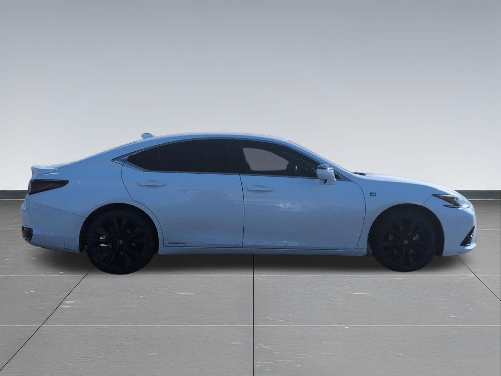 Thumbnail: 2022 Lexus ES - 7