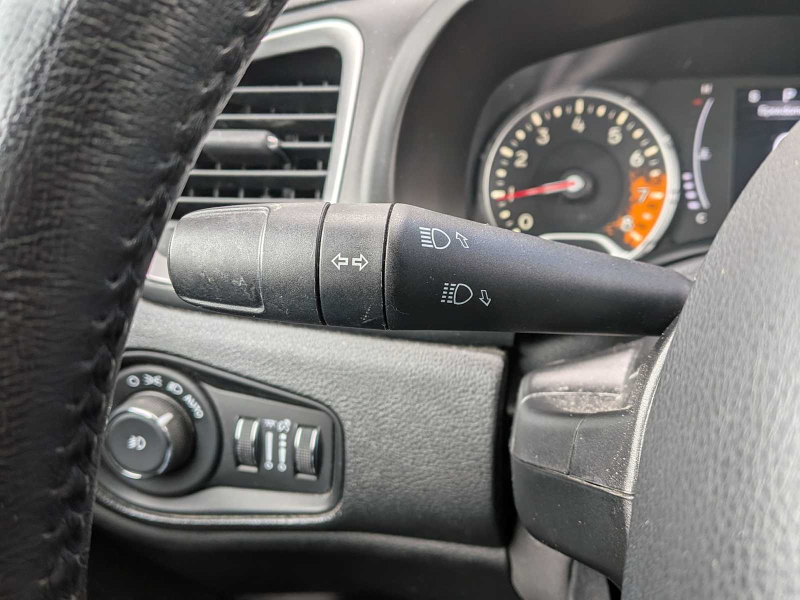 Thumbnail: 2018 Jeep Renegade - 25