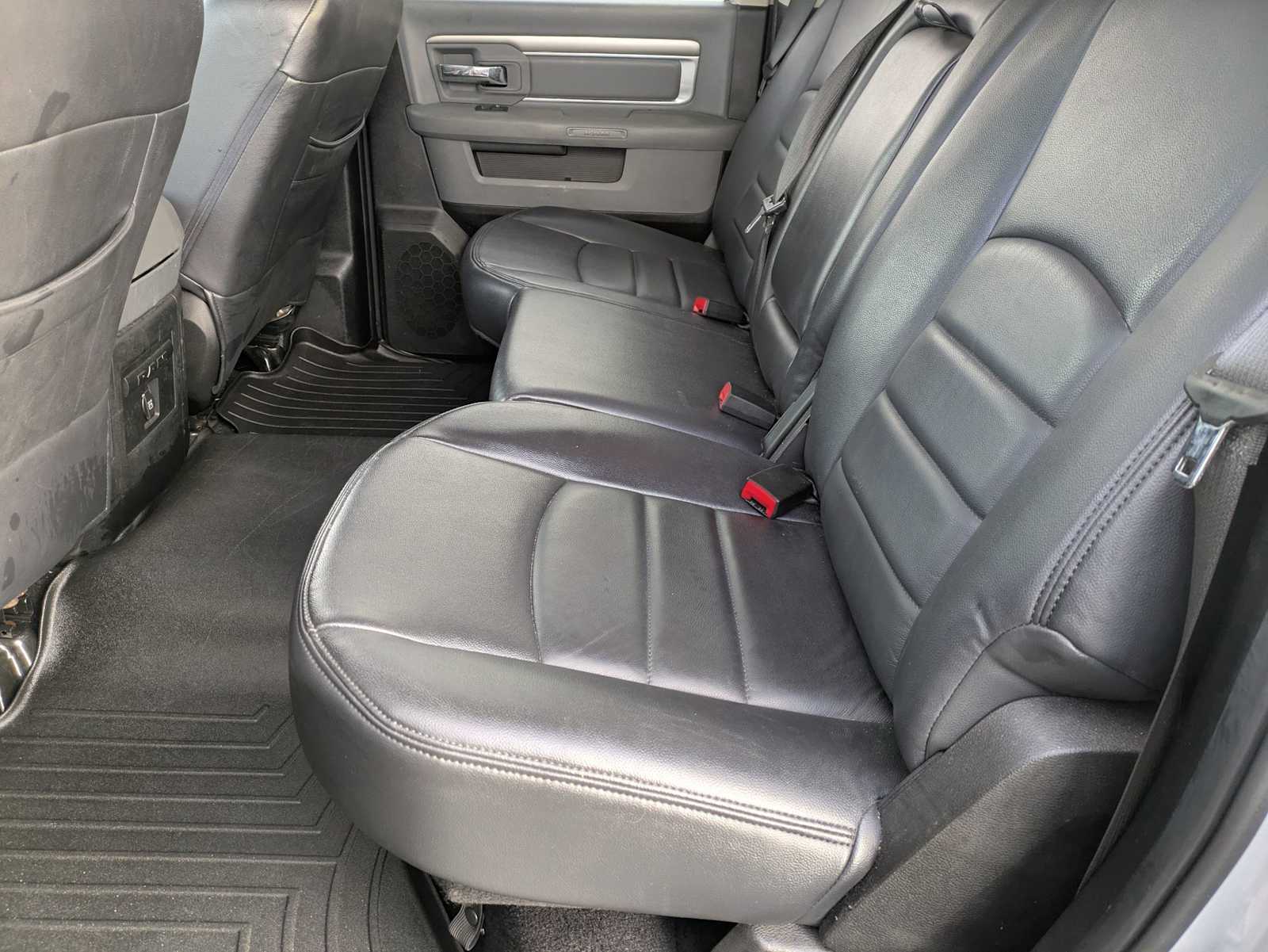 Thumbnail: 2019 RAM 1500 Classic - 18