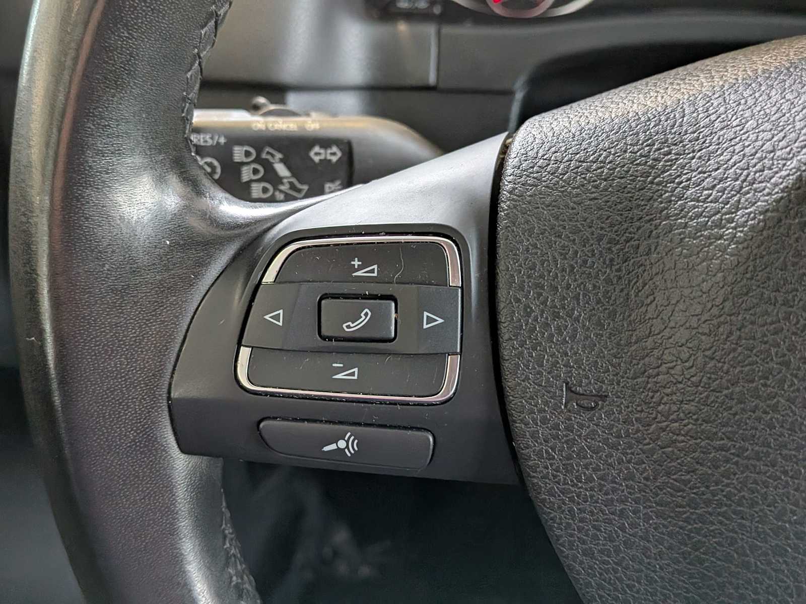 Thumbnail: 2014 Volkswagen Tiguan - 21