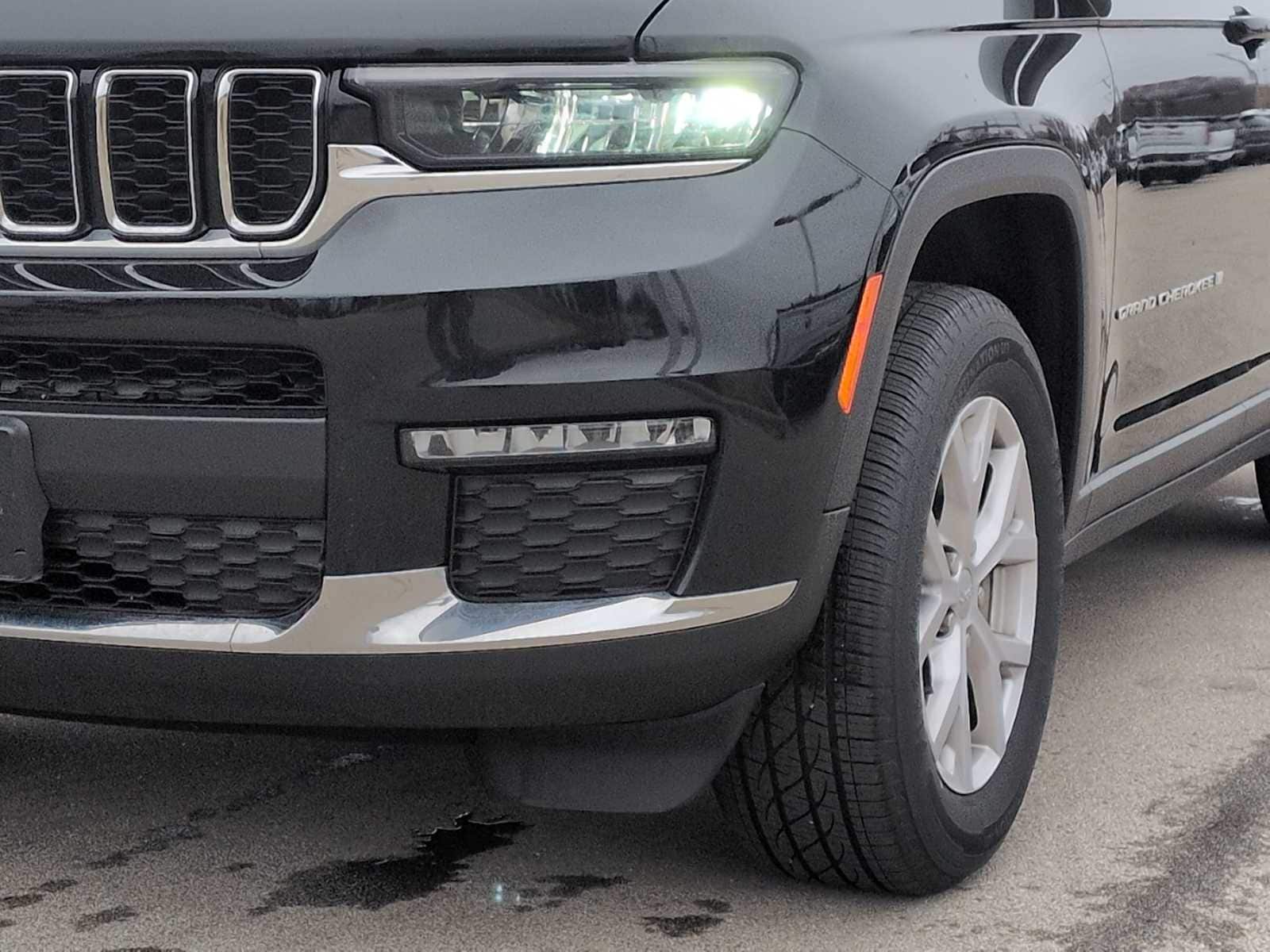 Thumbnail: 2022 Jeep Grand Cherokee - 11