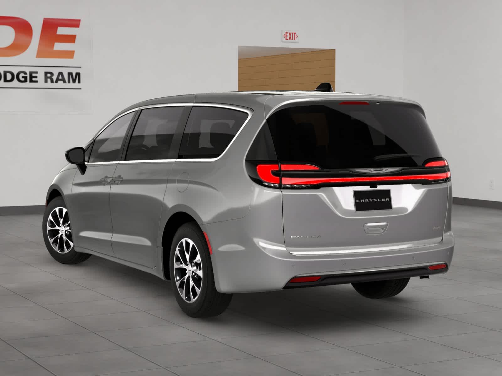 Thumbnail: 2026 Chrysler Pacifica - 4