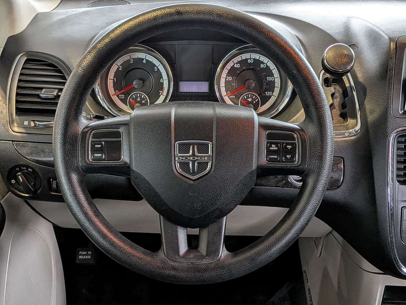 Thumbnail: 2013 Dodge Grand Caravan - 20