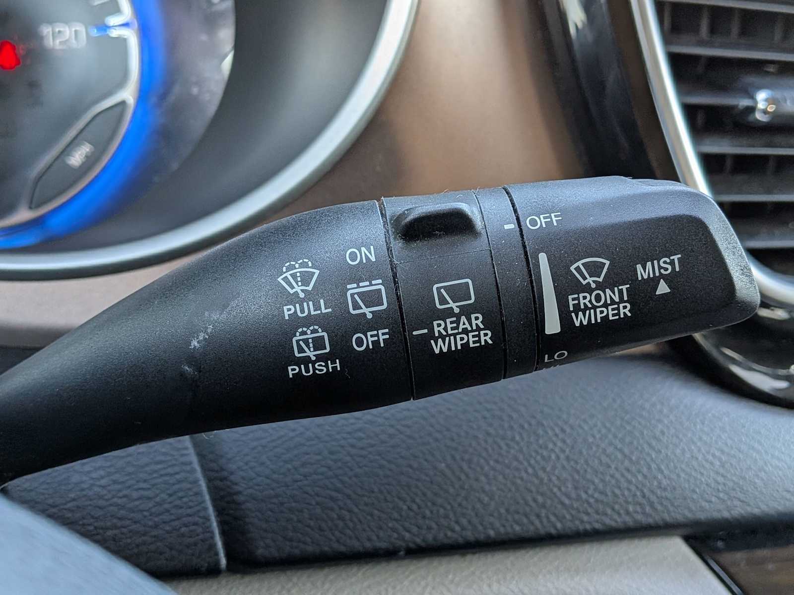 Thumbnail: 2018 Chrysler Pacifica - 23