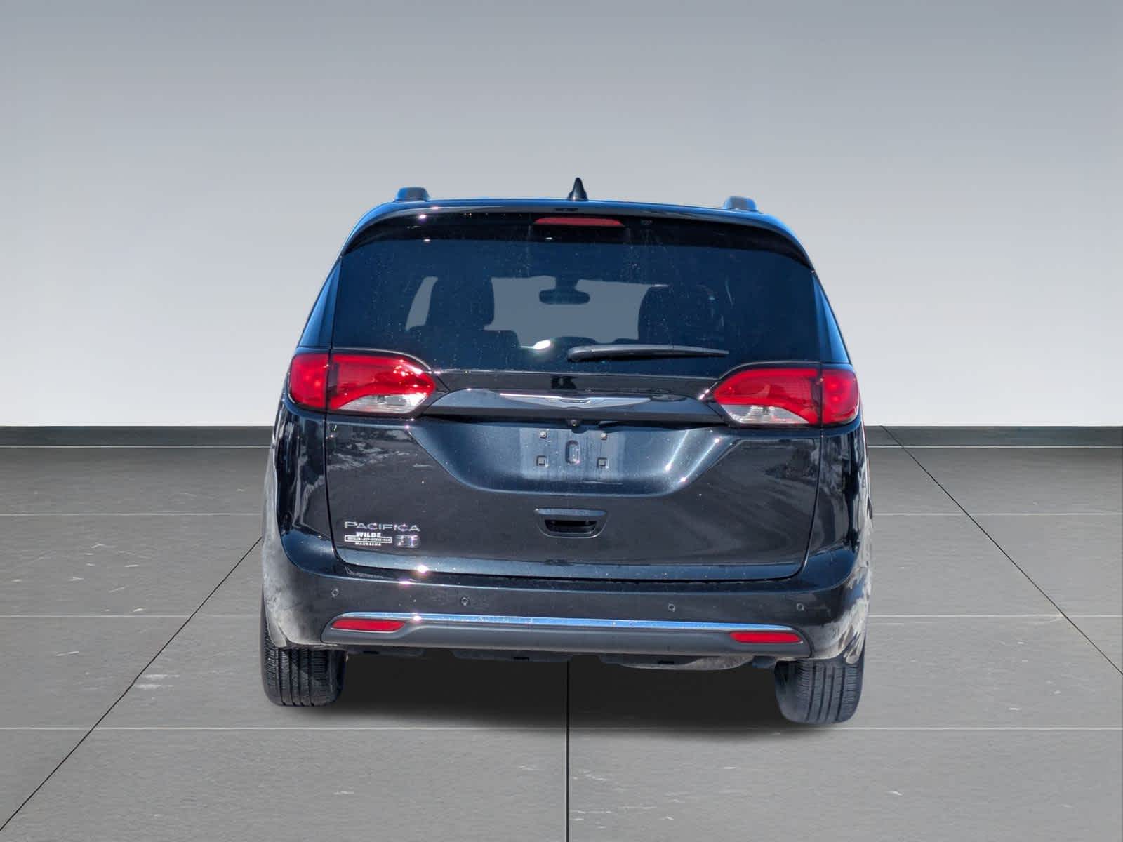 Thumbnail: 2020 Chrysler Pacifica - 5