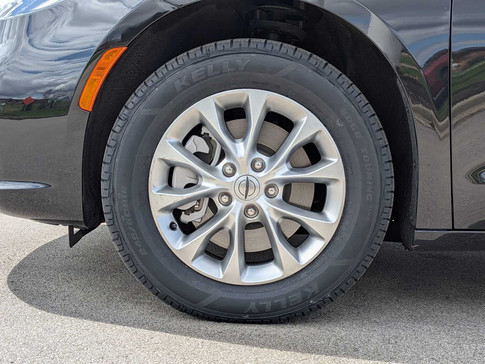 Thumbnail: 2023 Chrysler Pacifica - 14