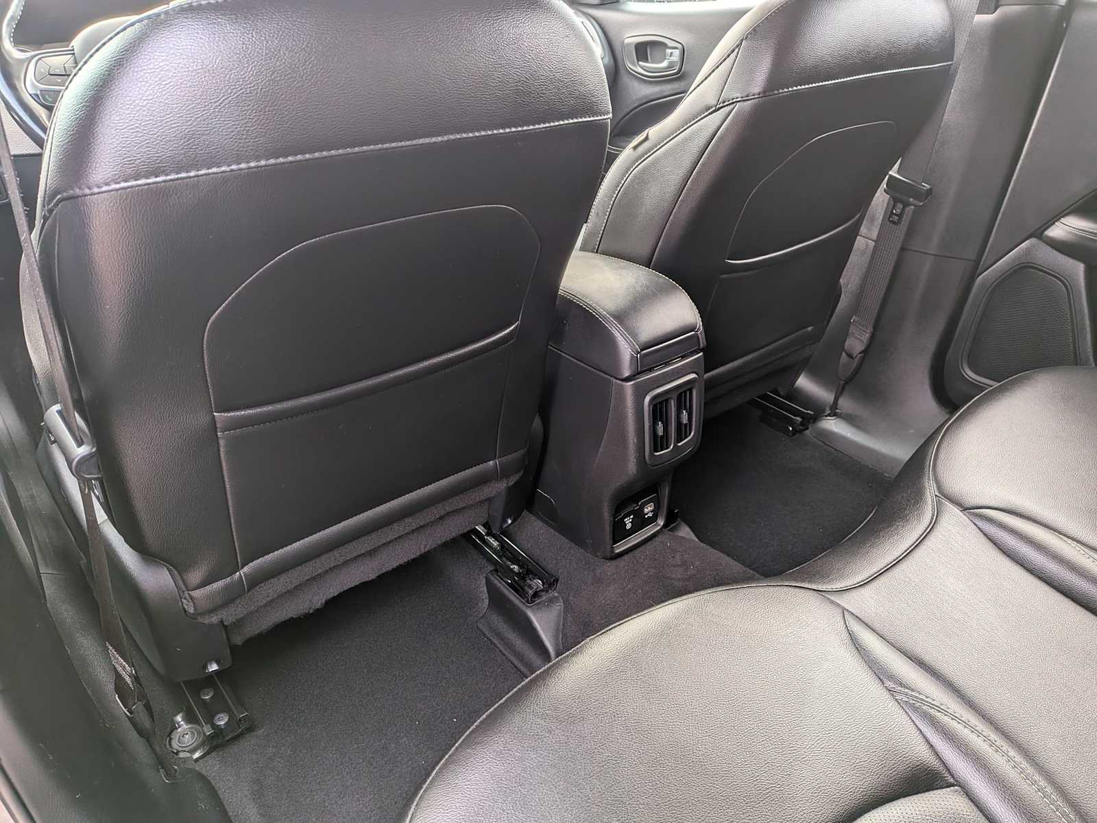 Thumbnail: 2021 Jeep Compass - 16