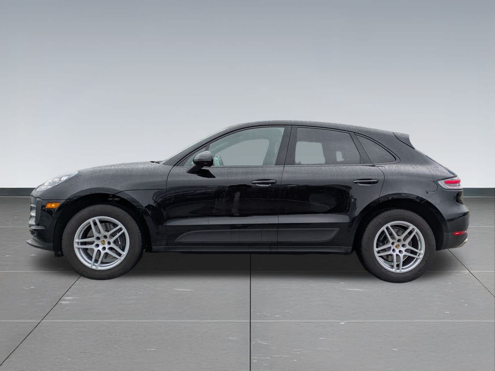 Thumbnail: 2021 Porsche Macan - 3
