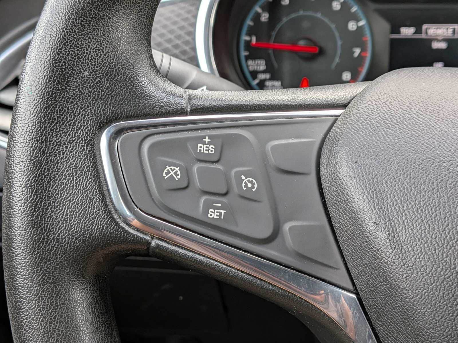 Thumbnail: 2018 Chevrolet Malibu - 23