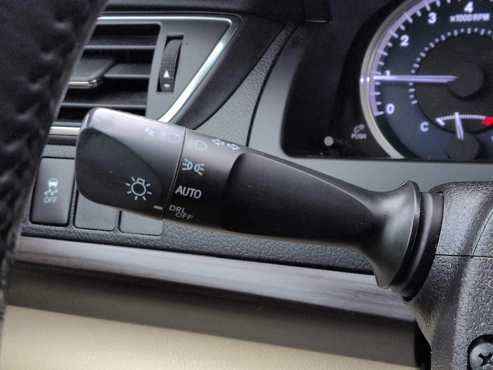 Thumbnail: 2016 Toyota Camry - 27