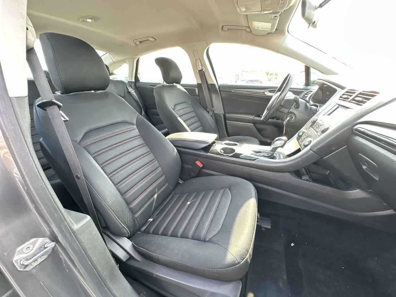 Thumbnail: 2013 Ford Fusion - 18