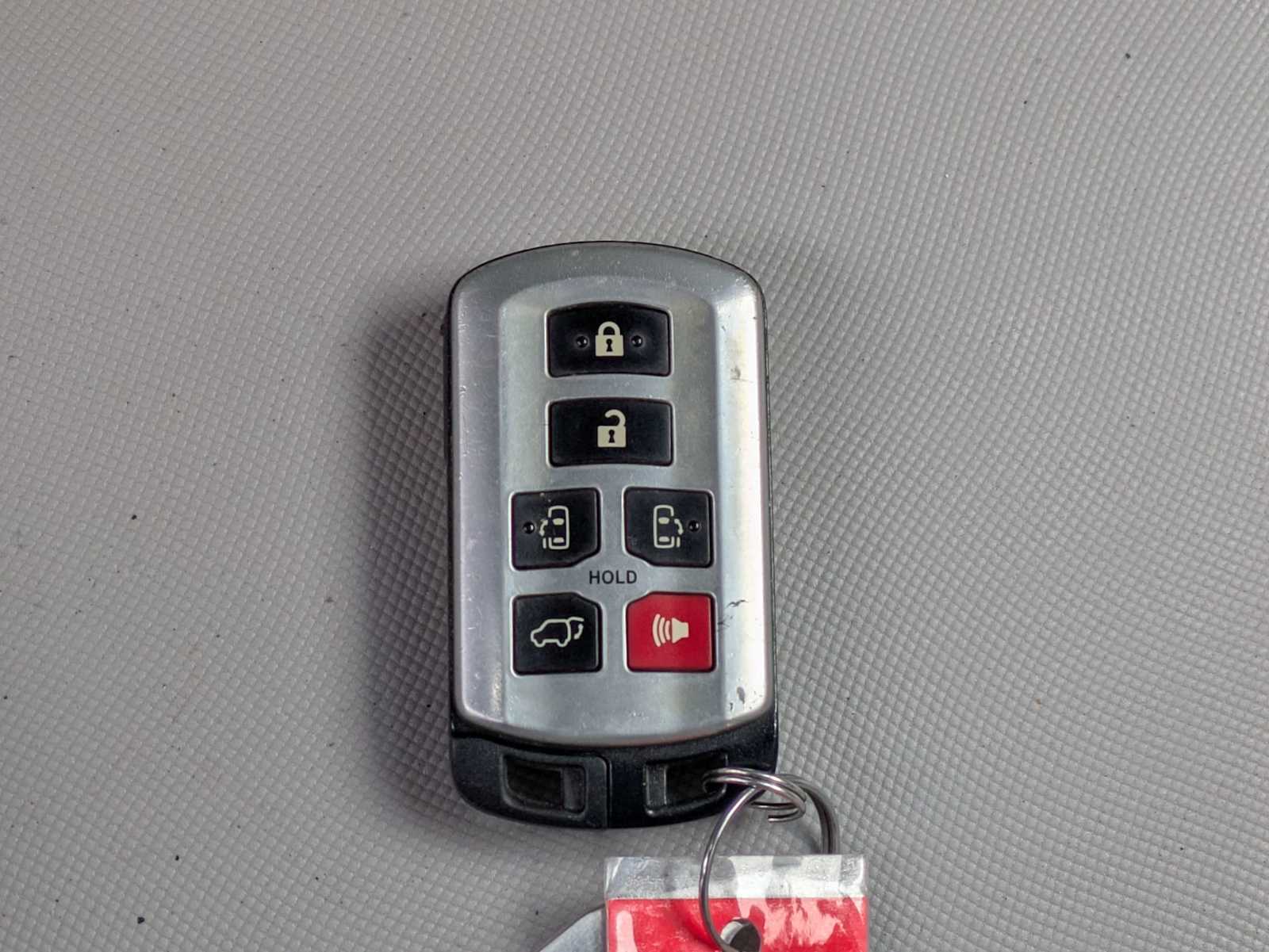 Thumbnail: 2015 Toyota Sienna - 32