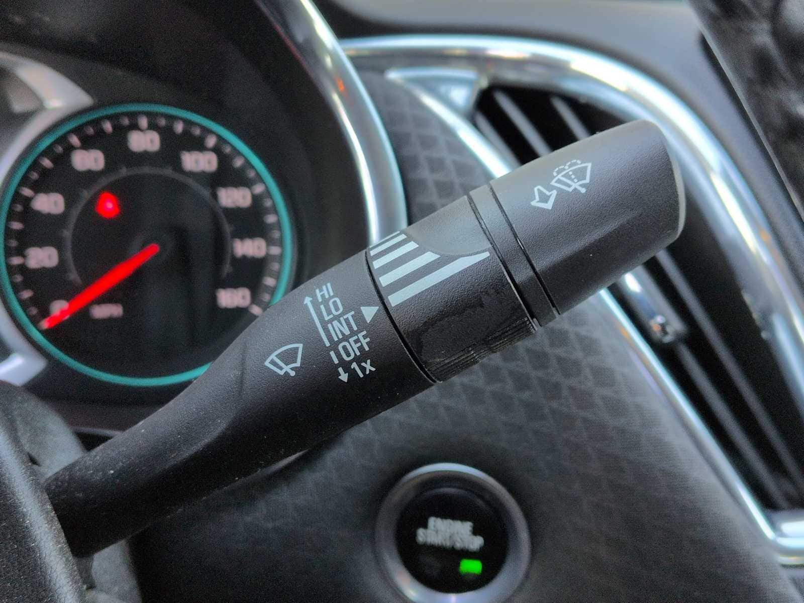 Thumbnail: 2016 Chevrolet Malibu - 24