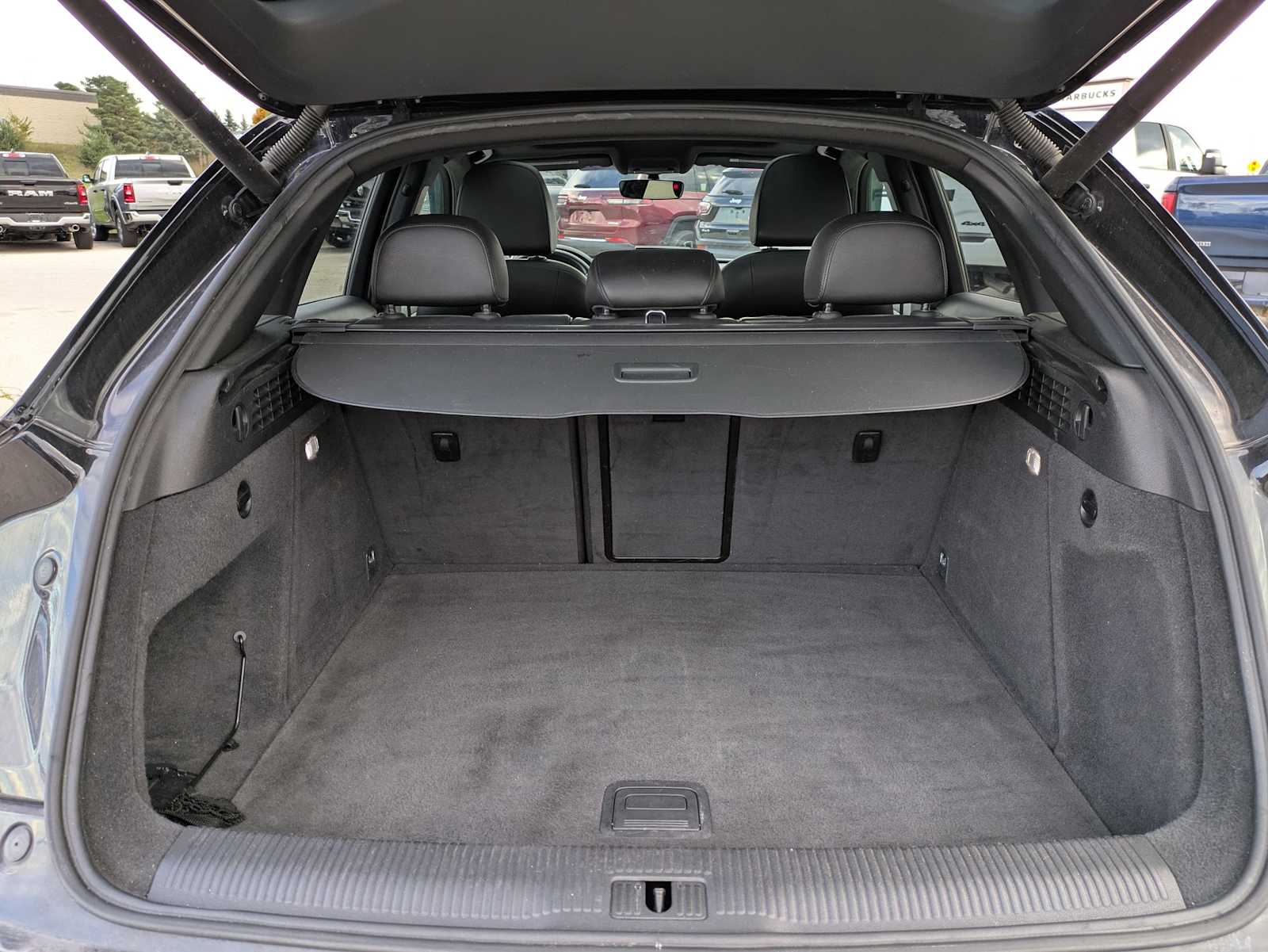 Thumbnail: 2016 Audi Q3 - 32