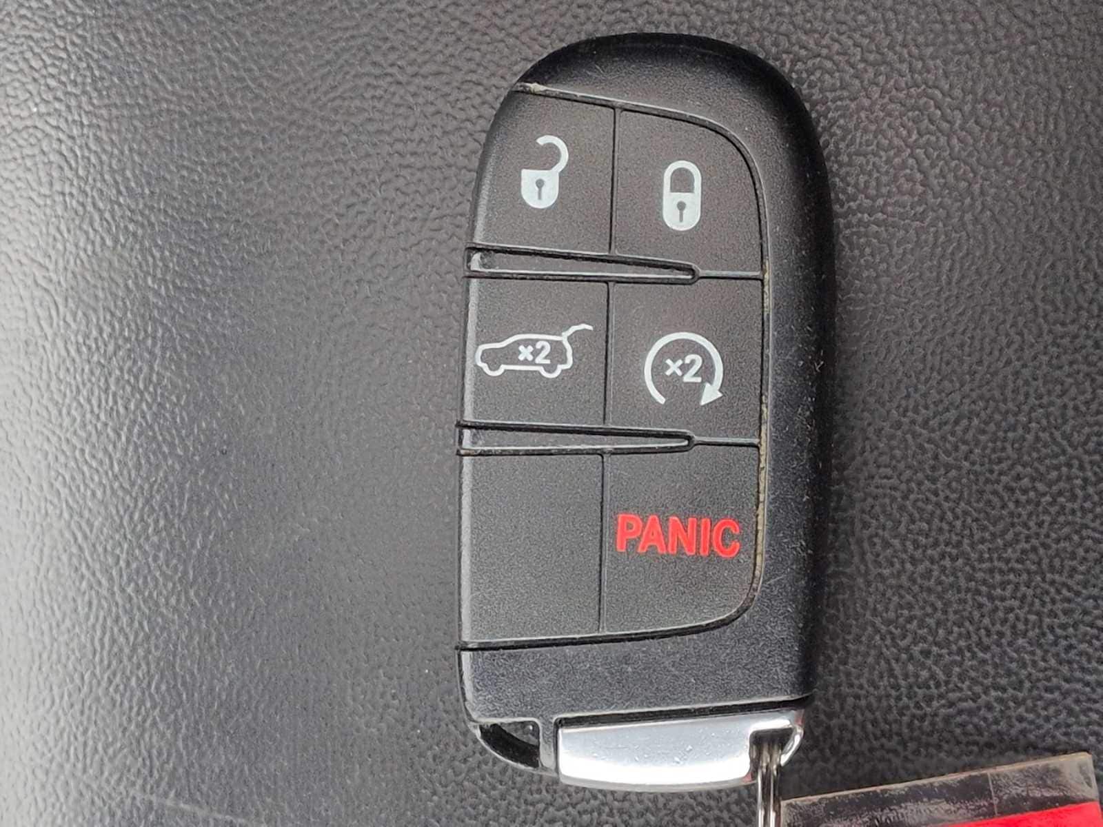 Thumbnail: 2018 Jeep Grand Cherokee - 32