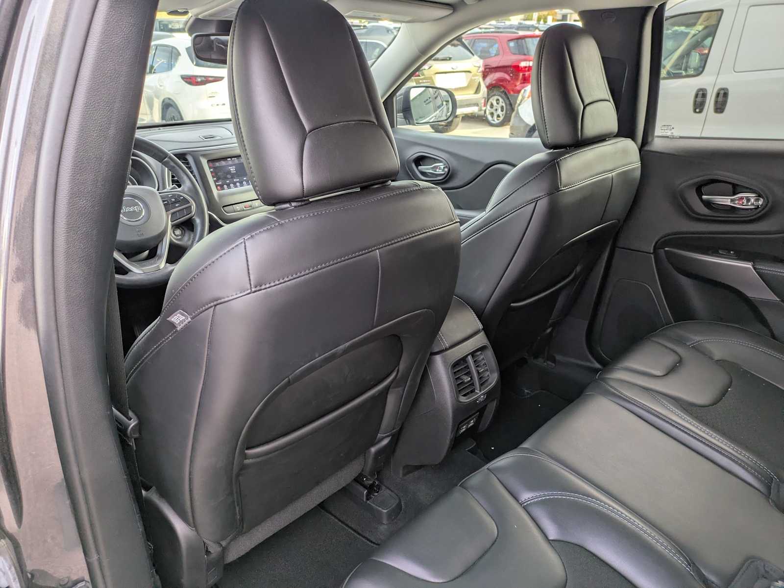 Thumbnail: 2021 Jeep Cherokee - 17