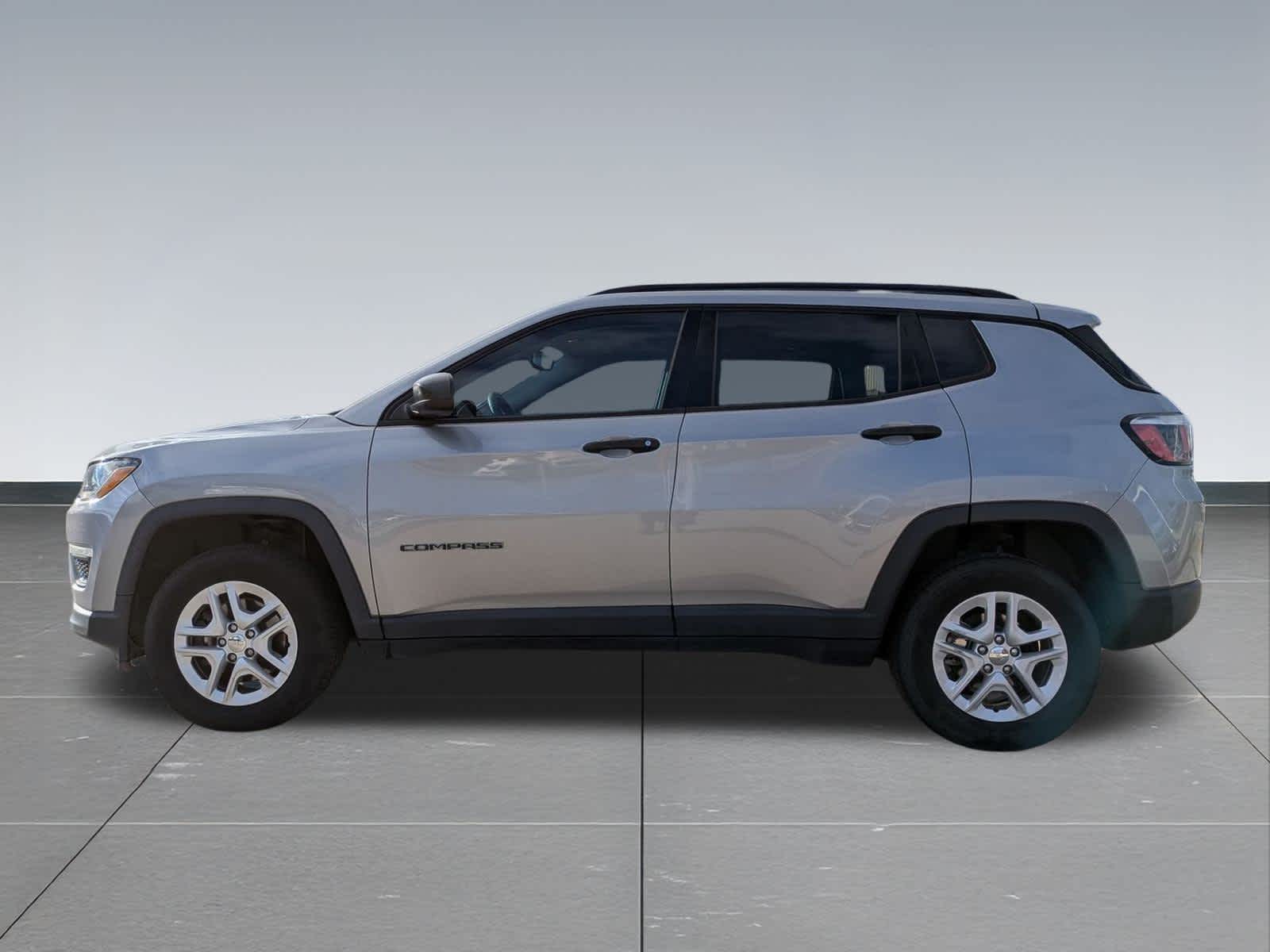 2018 Jeep Compass Latitude photo 3