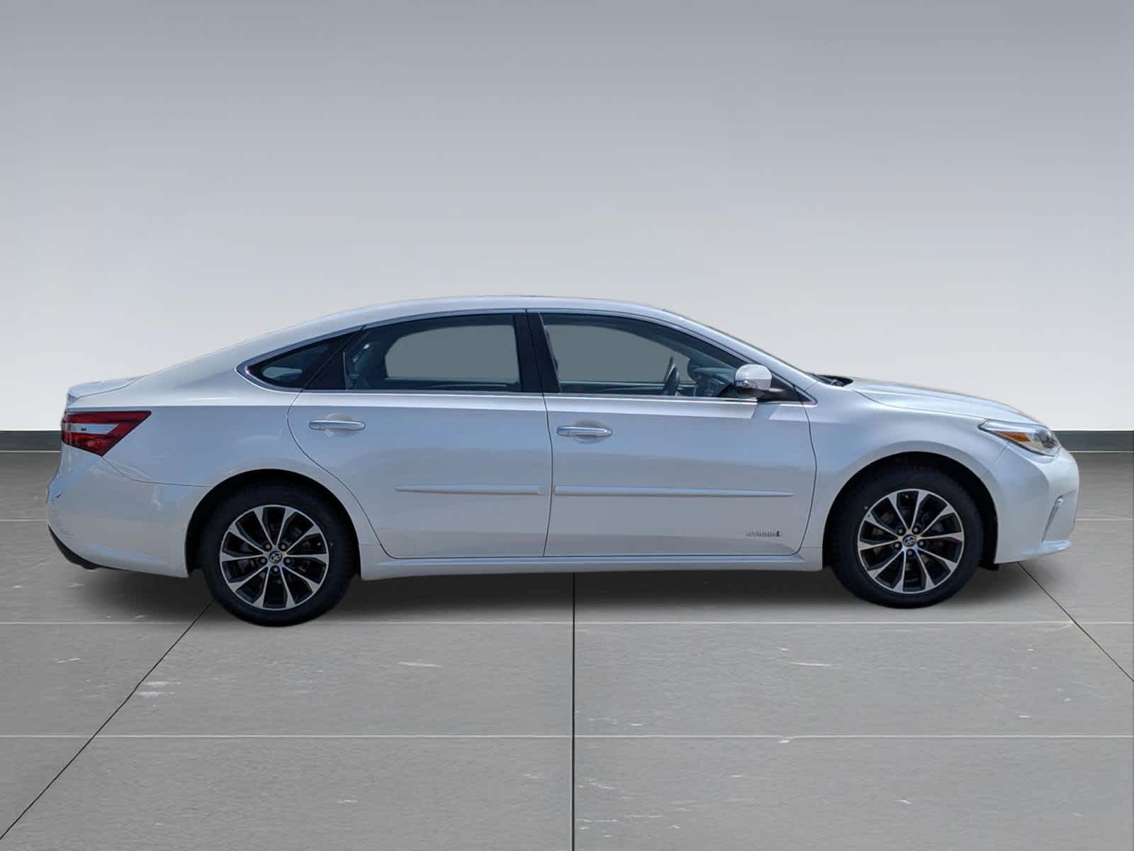 Thumbnail: 2018 Toyota Avalon - 6