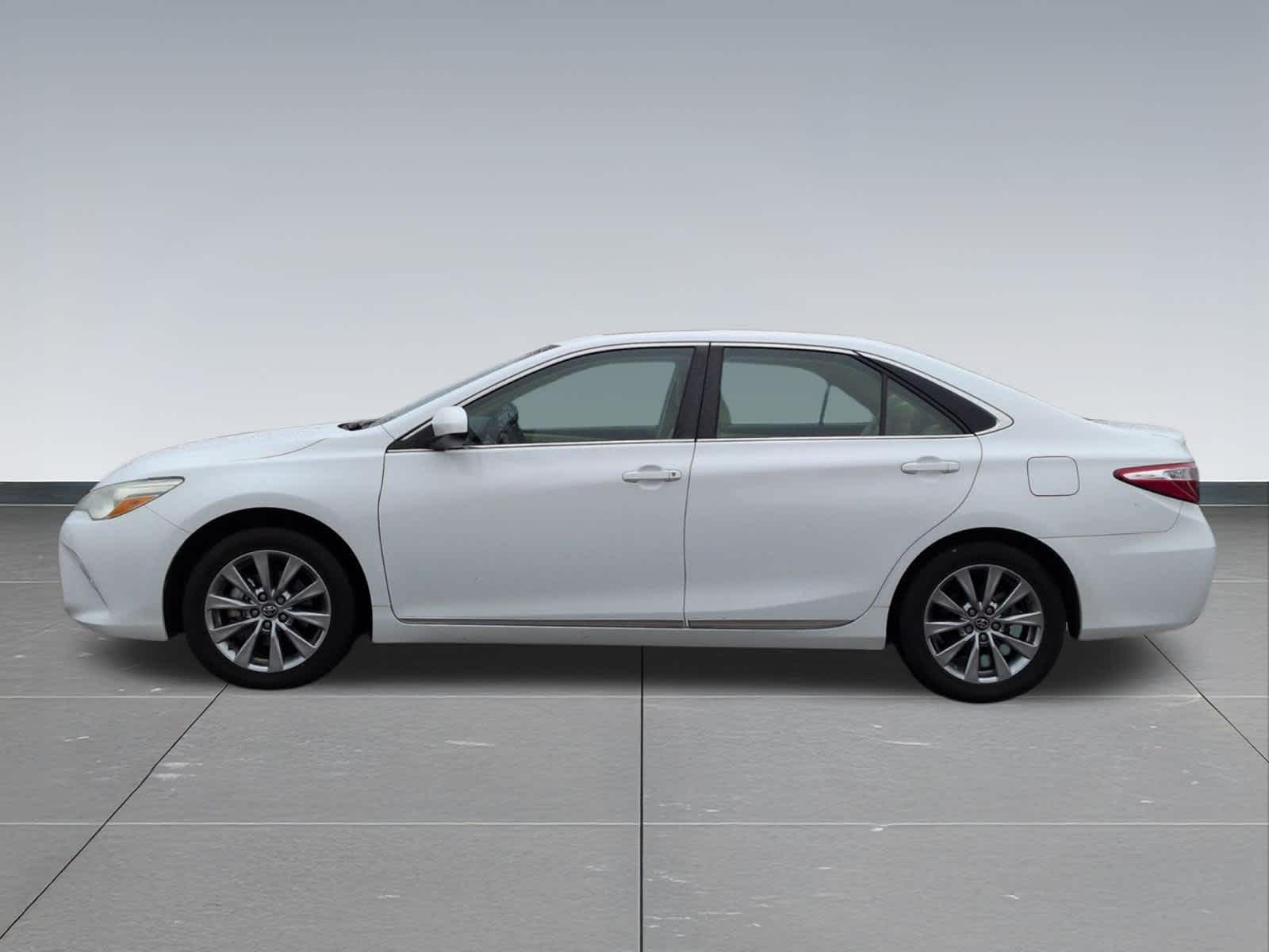 Thumbnail: 2016 Toyota Camry - 3